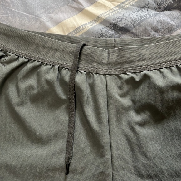 Nike drift shorts men’s medium - Picture 2 of 5